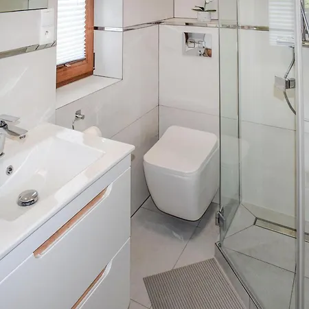 3 Bedroom Cozy In Nyaraló *