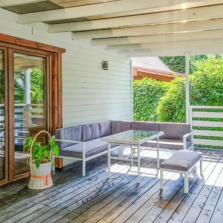 3 Bedroom Cozy In Feriehus